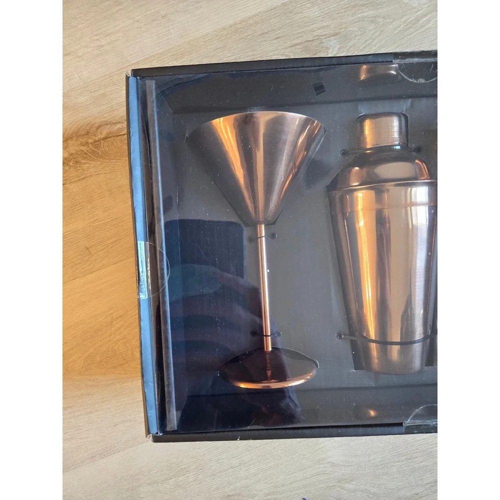 Arch Mantle 3 Piece Barware Set Copper Shaker and 2 Martini Glasses New